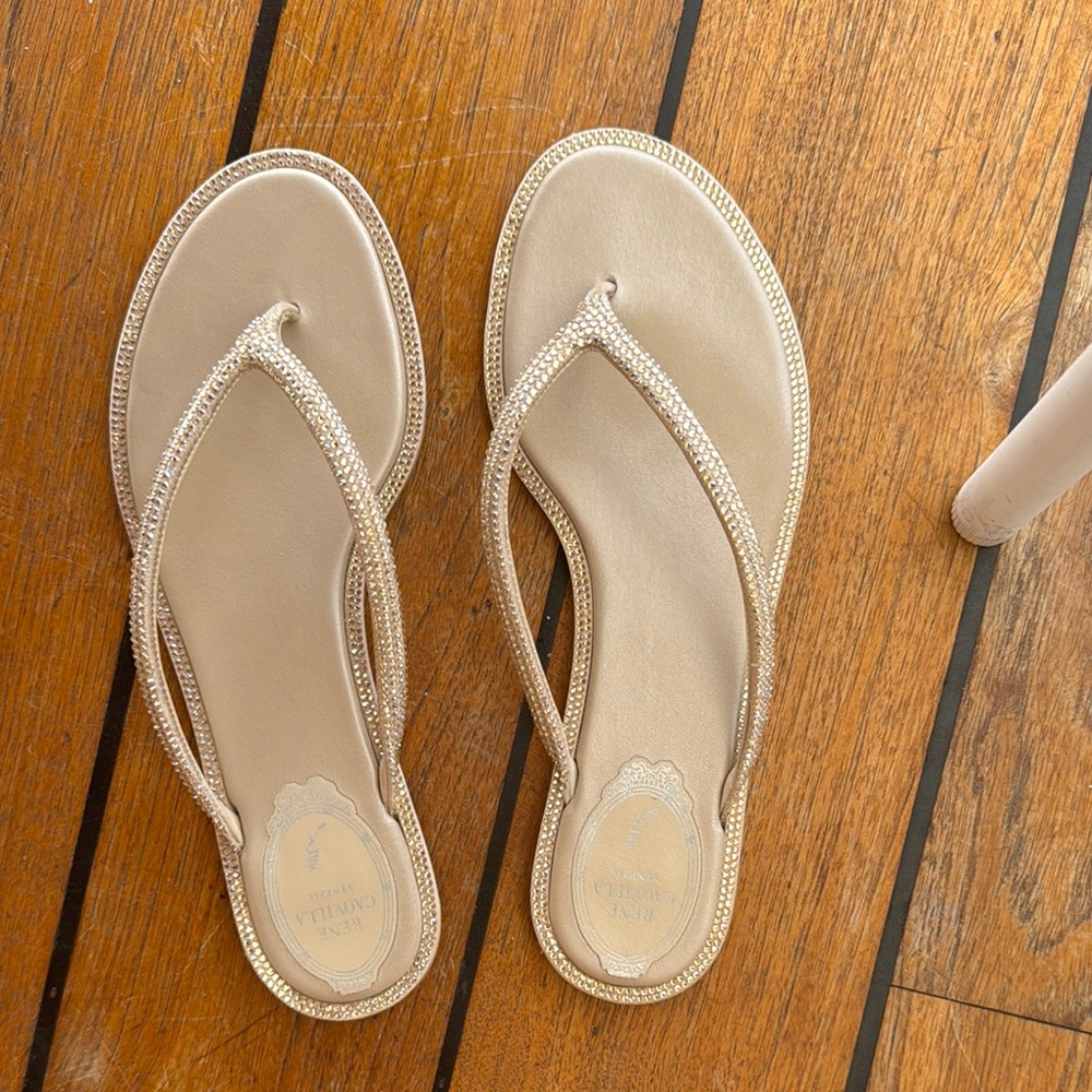 Elegant Beige Sandals

RENE CAOVILLA sandals 37.5